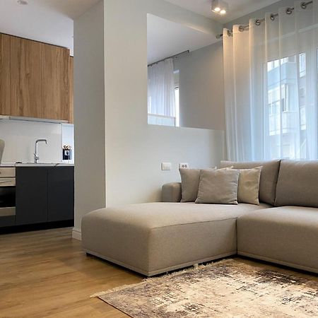 Centrally Located Glamorous Bright Apt Near Bazaar 地拉那 外观 照片