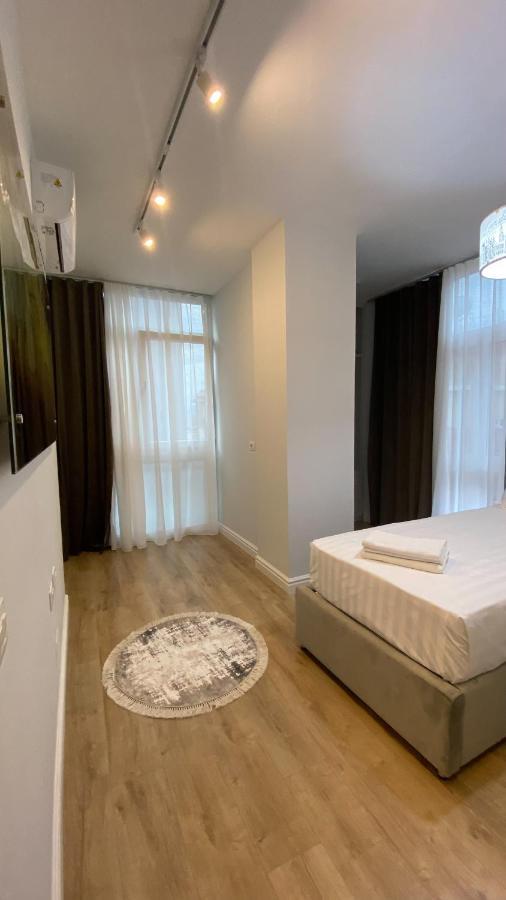 Centrally Located Glamorous Bright Apt Near Bazaar 地拉那 外观 照片