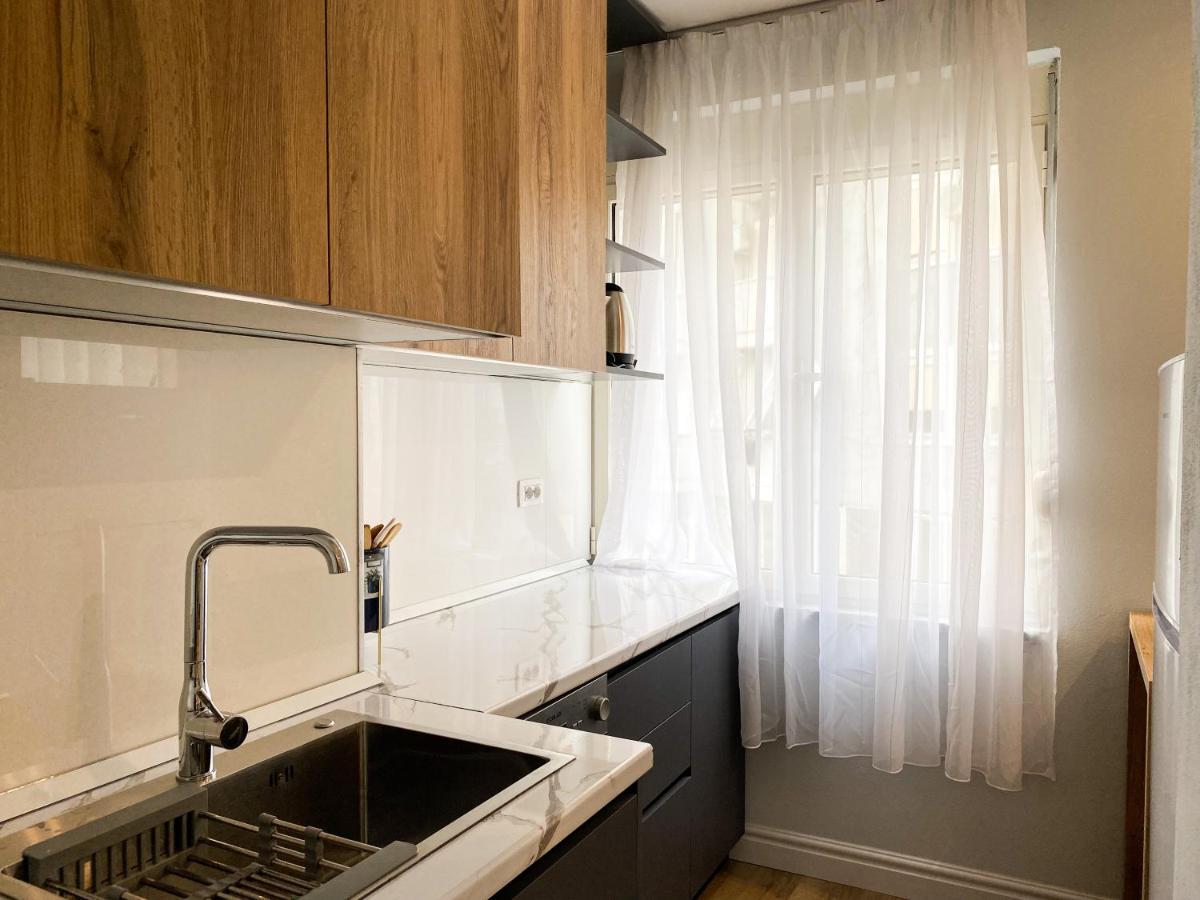 Centrally Located Glamorous Bright Apt Near Bazaar 地拉那 外观 照片
