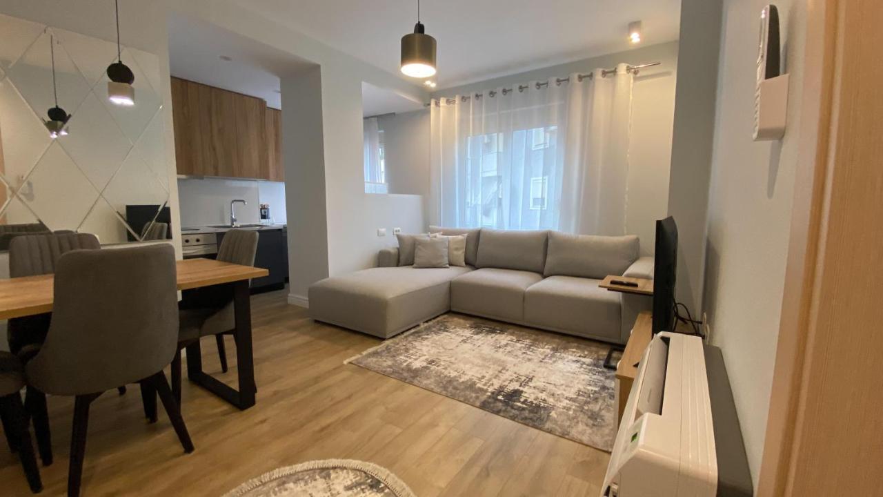 Centrally Located Glamorous Bright Apt Near Bazaar 地拉那 外观 照片