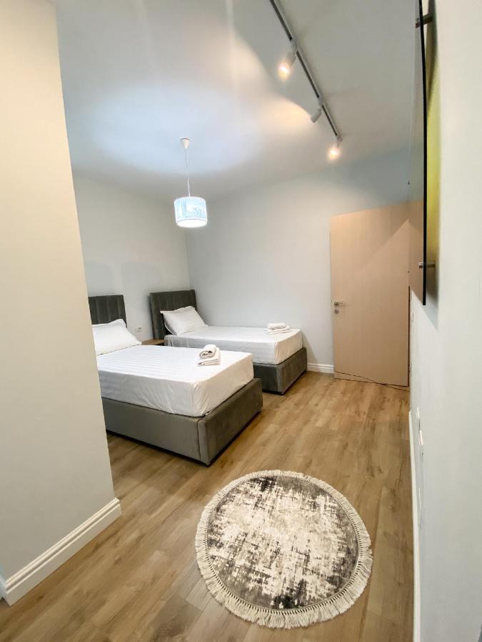 Centrally Located Glamorous Bright Apt Near Bazaar 地拉那 外观 照片