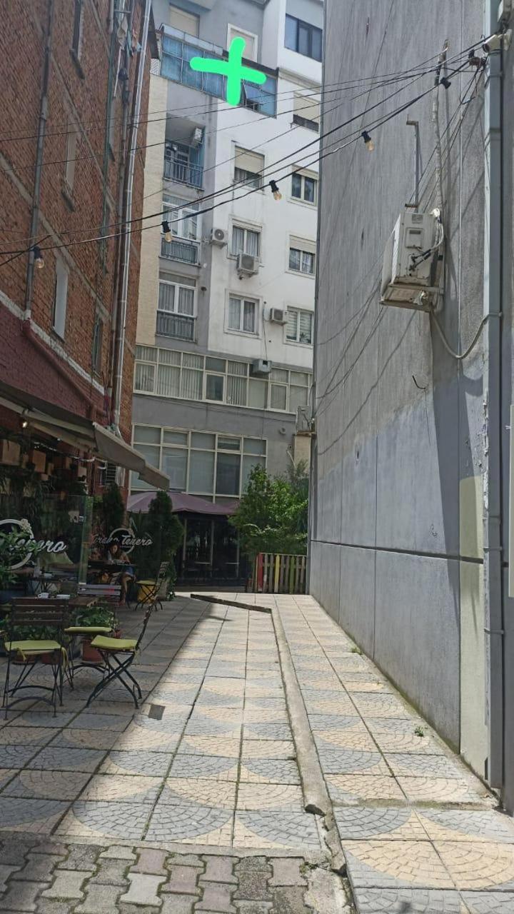 Centrally Located Glamorous Bright Apt Near Bazaar 地拉那 外观 照片